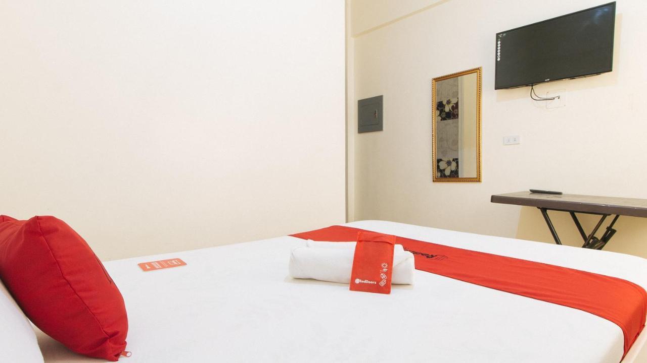 Reddoorz @ Golden Skye Hotel Guagua Εξωτερικό φωτογραφία